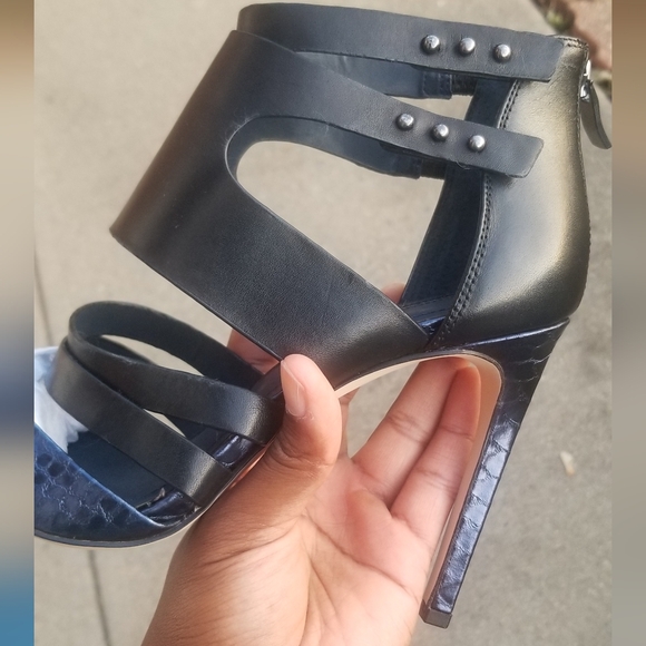 BCBGeneration Canon Blue Midnight/Black Winter Snake Print Heels Size 10M - Picture 7 of 8